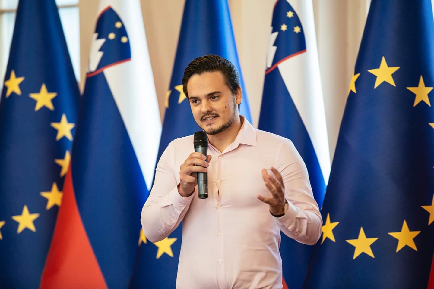 FB_IMG_15683818903922 (1)